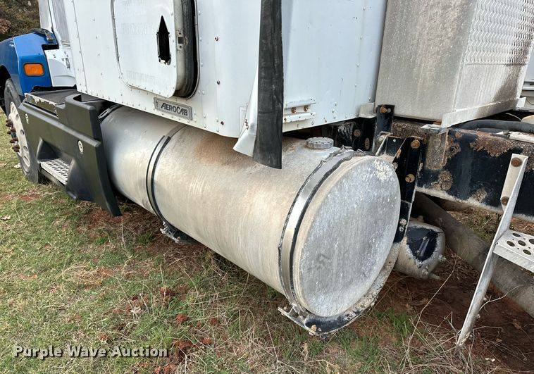 image for item DP3265 2003 Kenworth  T600 semi truck