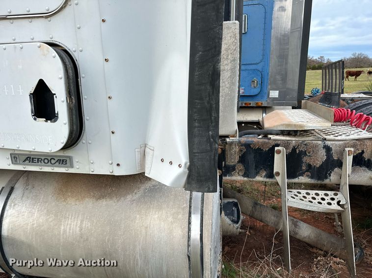 image for item DP3265 2003 Kenworth  T600 semi truck