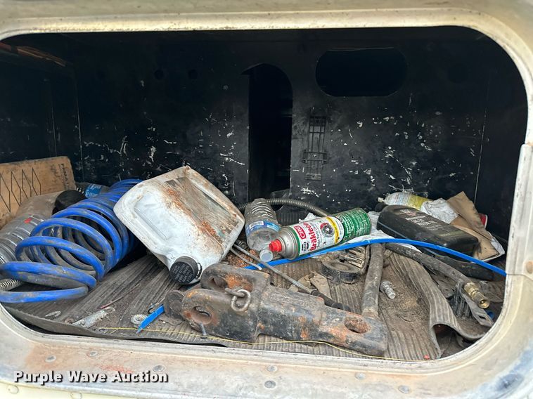 image for item DP3265 2003 Kenworth  T600 semi truck