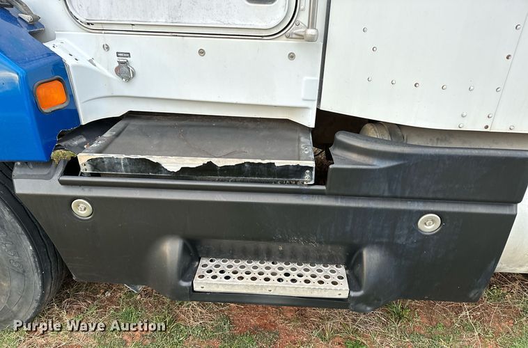 image for item DP3265 2003 Kenworth  T600 semi truck