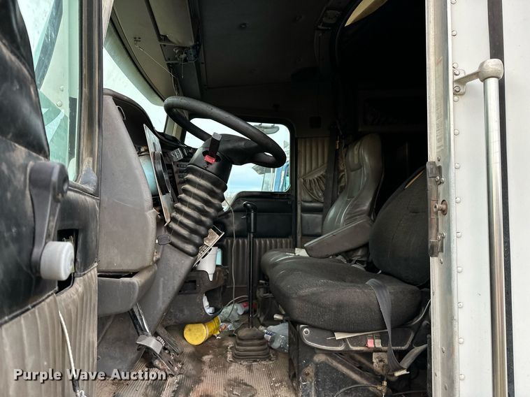 image for item DP3265 2003 Kenworth  T600 semi truck
