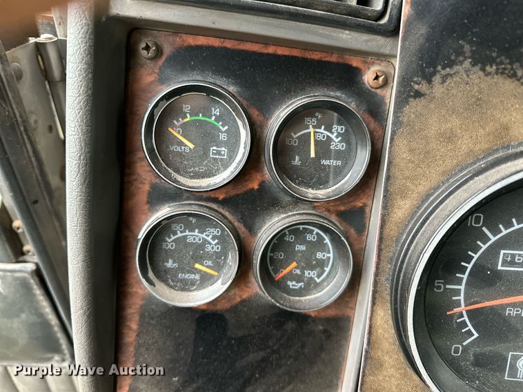 image for item DP3265 2003 Kenworth  T600 semi truck