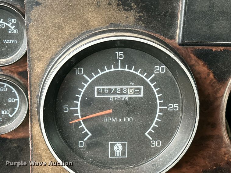 image for item DP3265 2003 Kenworth  T600 semi truck