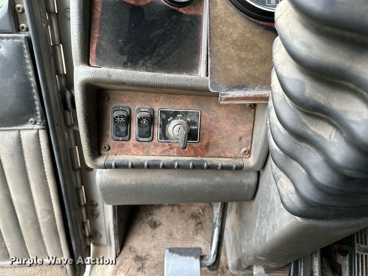 image for item DP3265 2003 Kenworth  T600 semi truck