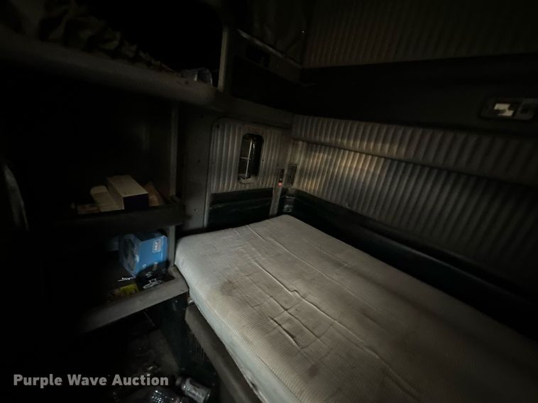 image for item DP3265 2003 Kenworth  T600 semi truck