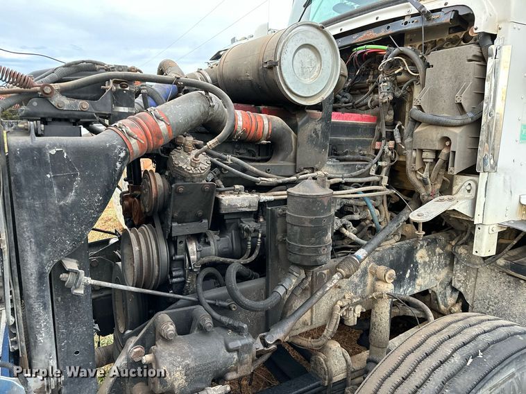 image for item DP3265 2003 Kenworth  T600 semi truck