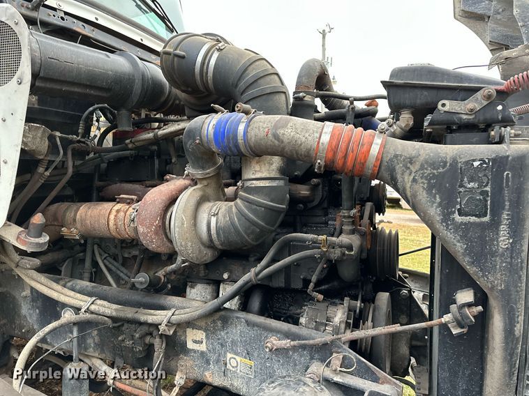 image for item DP3265 2003 Kenworth  T600 semi truck