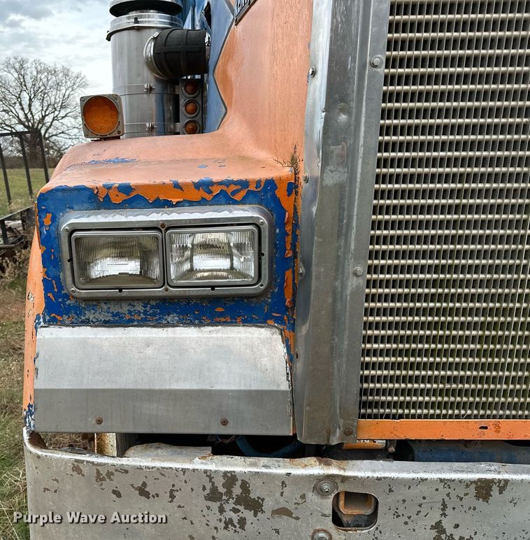 image for item DP3266 1993 Kenworth  W900 semi truck