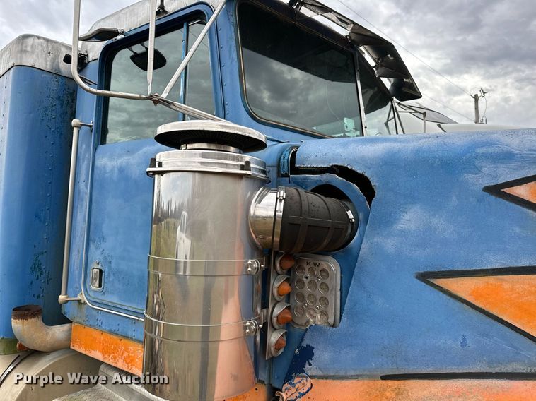 image for item DP3266 1993 Kenworth  W900 semi truck