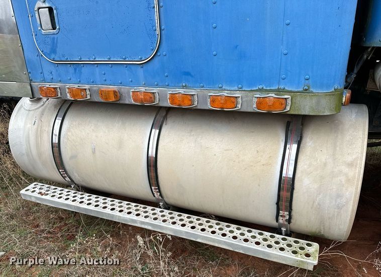 image for item DP3266 1993 Kenworth  W900 semi truck