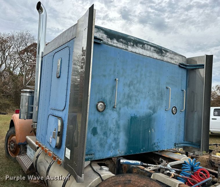 image for item DP3266 1993 Kenworth  W900 semi truck