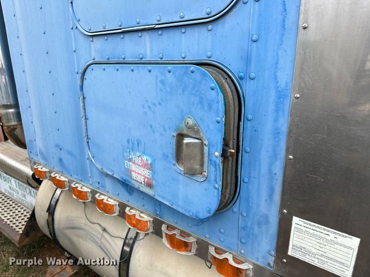 image for item DP3266 1993 Kenworth  W900 semi truck