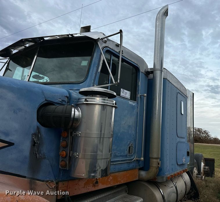 image for item DP3266 1993 Kenworth  W900 semi truck