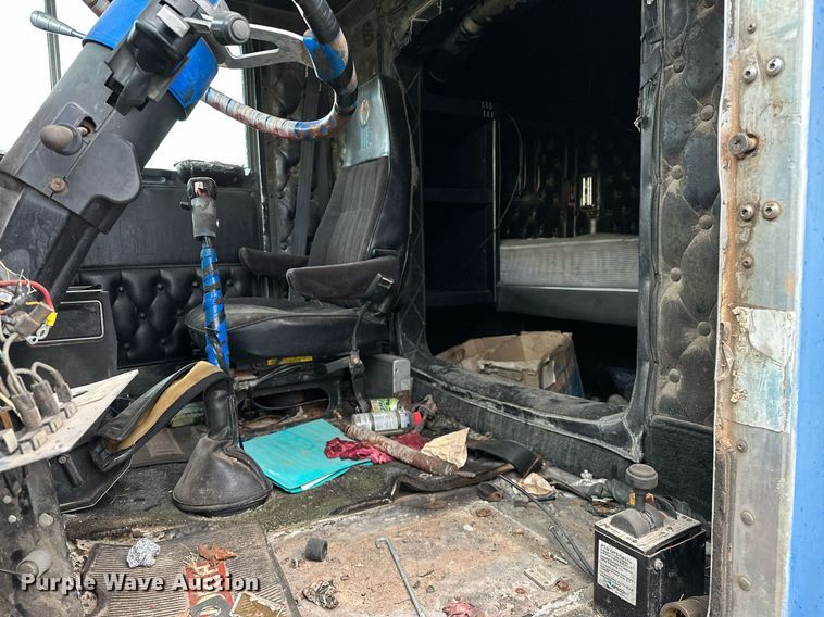 image for item DP3266 1993 Kenworth  W900 semi truck