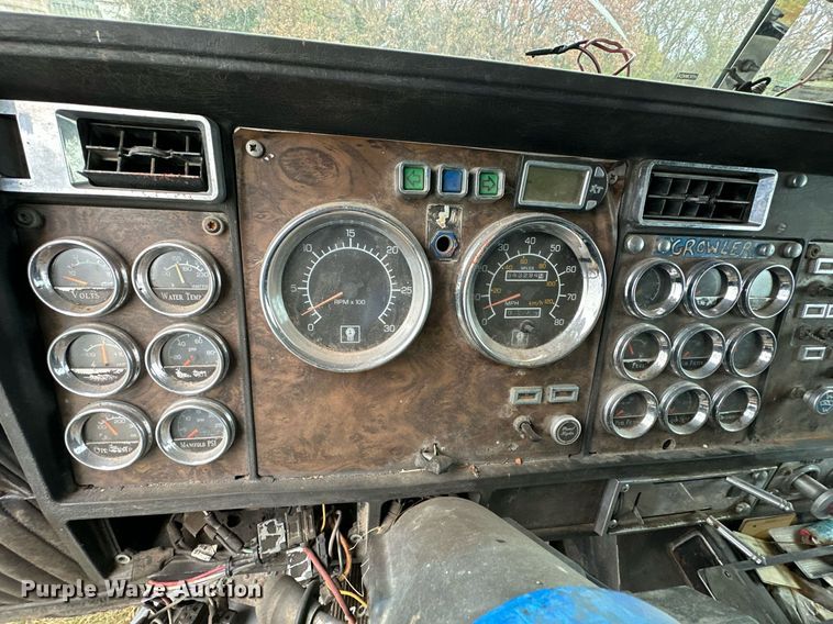 image for item DP3266 1993 Kenworth  W900 semi truck