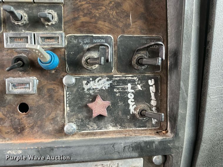 image for item DP3266 1993 Kenworth  W900 semi truck