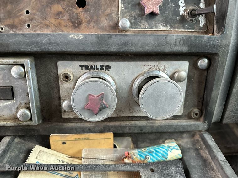 image for item DP3266 1993 Kenworth  W900 semi truck