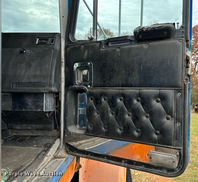 image for item DP3266 1993 Kenworth  W900 semi truck