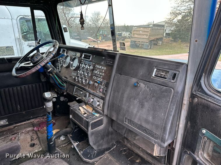 image for item DP3266 1993 Kenworth  W900 semi truck