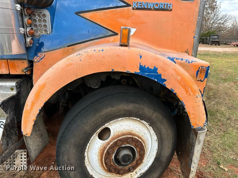 image for item DP3266 1993 Kenworth  W900 semi truck