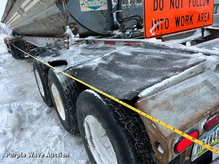 image for item DQ1082 1999 Smith Co. SC3000 side dump trailer