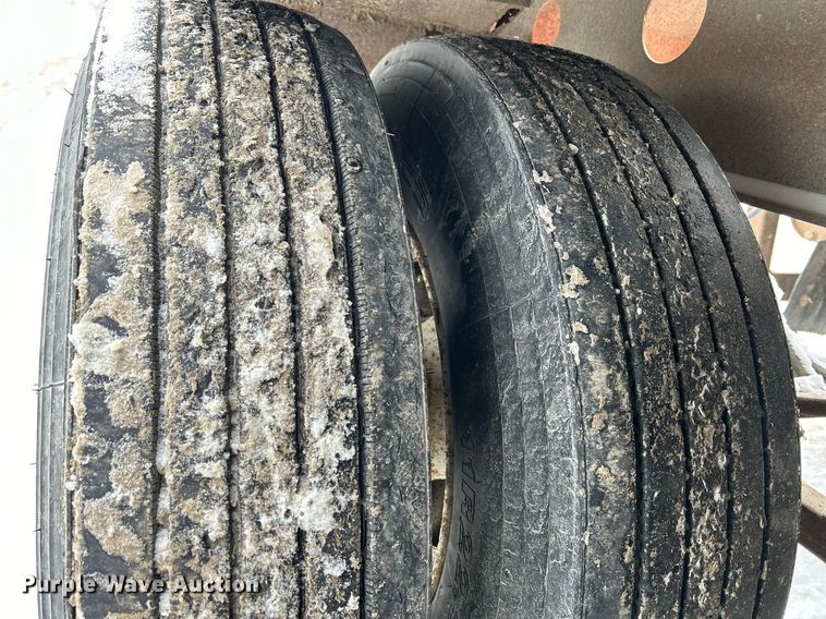 image for item DQ1082 1999 Smith Co. SC3000 side dump trailer