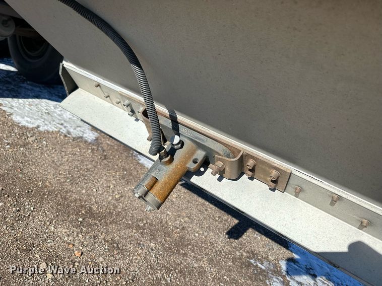 image for item EK9910 2016 Timpte grain trailer