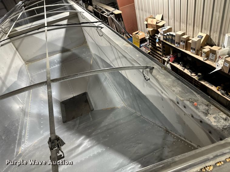 image for item EK9910 2016 Timpte grain trailer