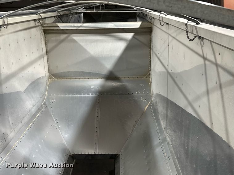 image for item EK9910 2016 Timpte grain trailer