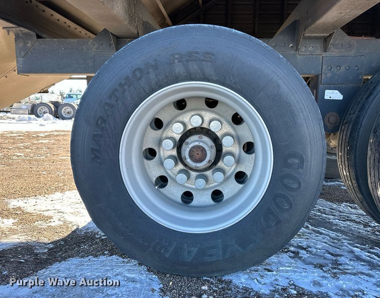 image for item EK9910 2016 Timpte grain trailer