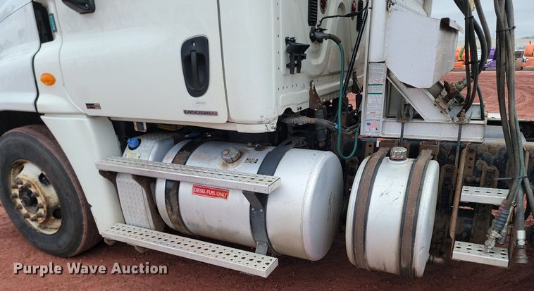 image for item KT9628 2012 Freightliner  Cascadia 125 semi truck