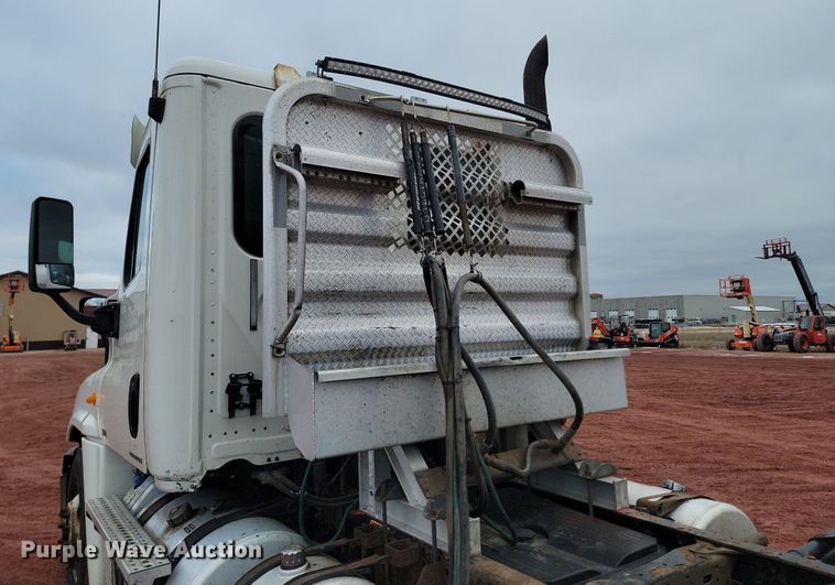 image for item KT9628 2012 Freightliner  Cascadia 125 semi truck