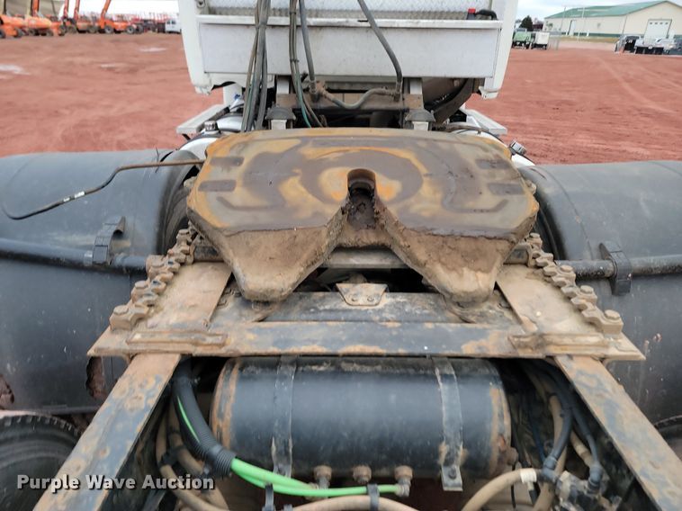 image for item KT9628 2012 Freightliner  Cascadia 125 semi truck