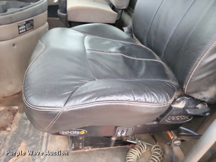 image for item KT9628 2012 Freightliner  Cascadia 125 semi truck