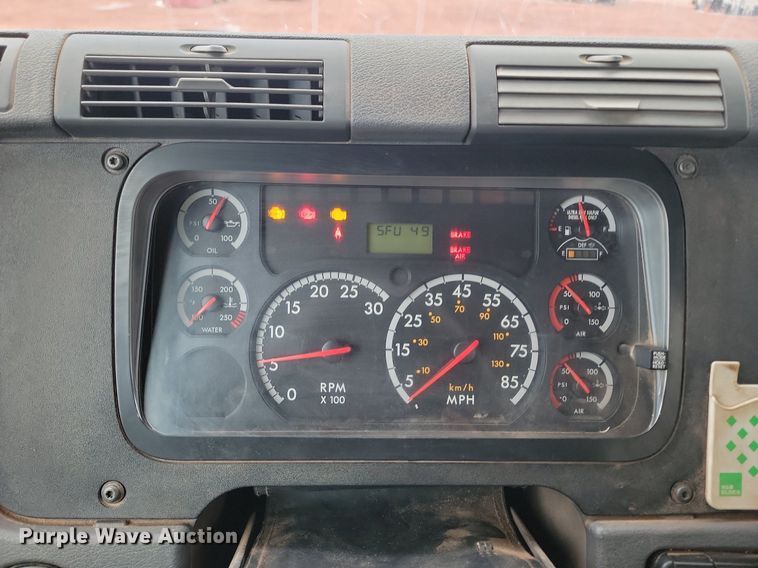 image for item KT9628 2012 Freightliner  Cascadia 125 semi truck