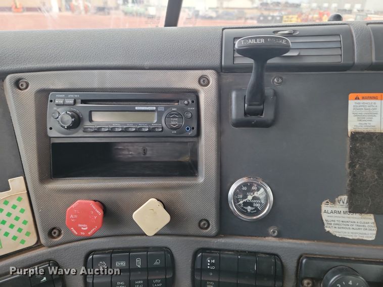 image for item KT9628 2012 Freightliner  Cascadia 125 semi truck