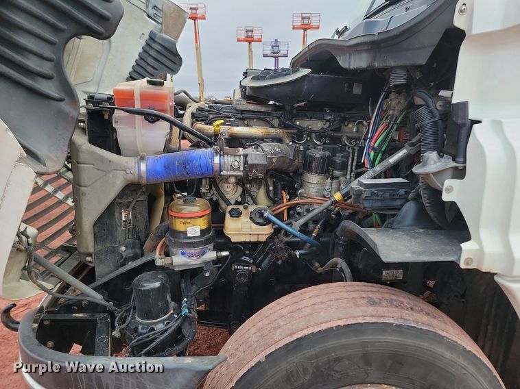 image for item KT9628 2012 Freightliner  Cascadia 125 semi truck