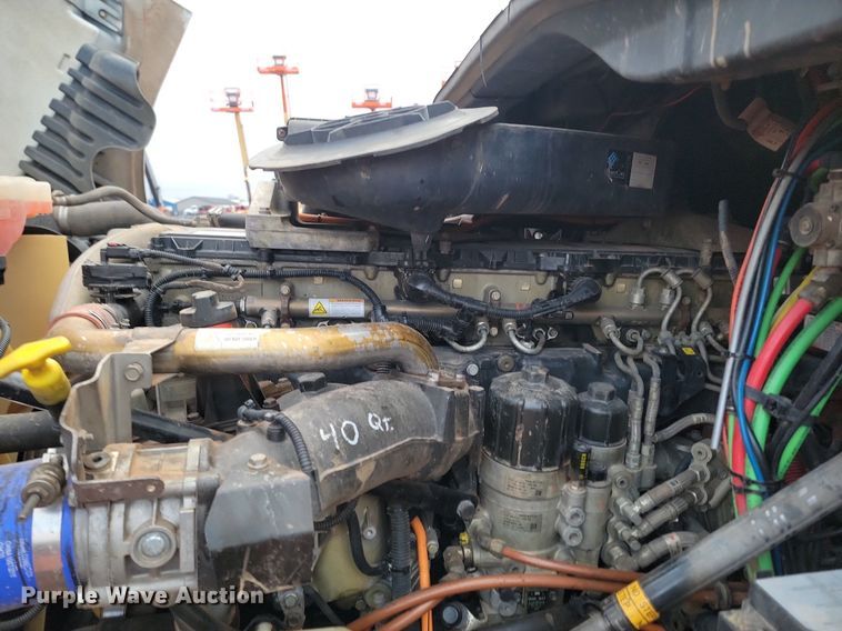 image for item KT9628 2012 Freightliner  Cascadia 125 semi truck