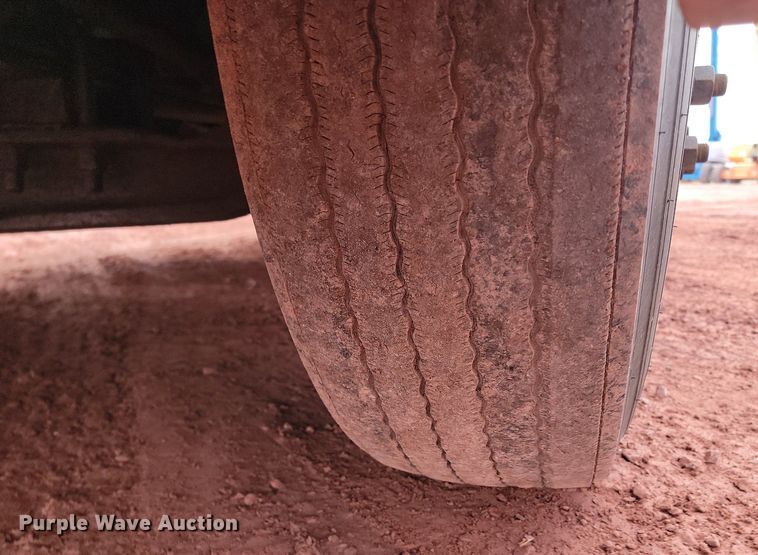 image for item KT9628 2012 Freightliner  Cascadia 125 semi truck