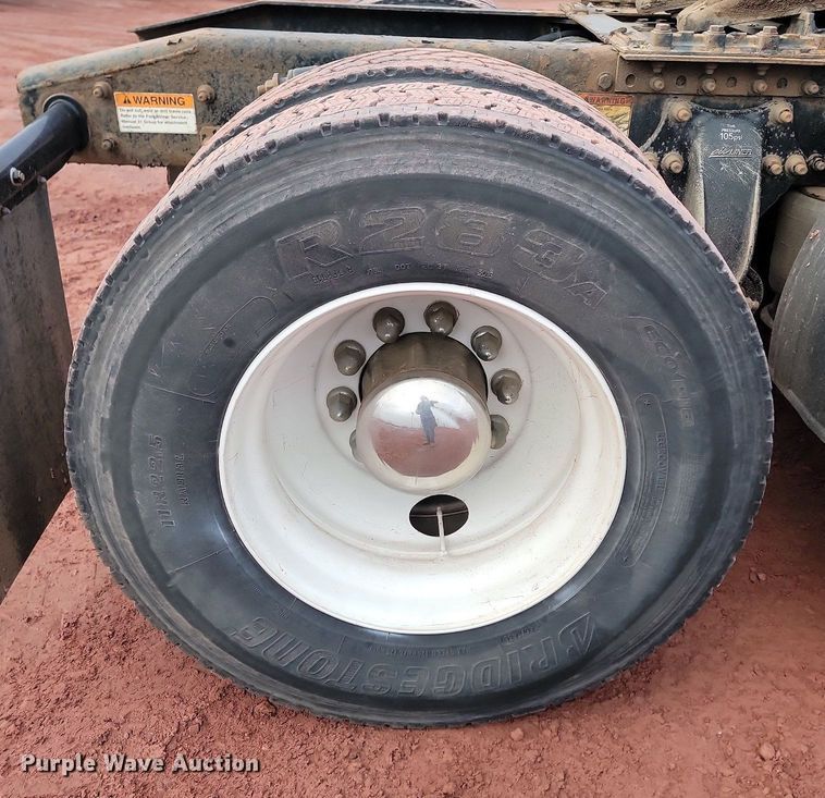 image for item KT9628 2012 Freightliner  Cascadia 125 semi truck