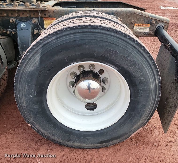 image for item KT9628 2012 Freightliner  Cascadia 125 semi truck