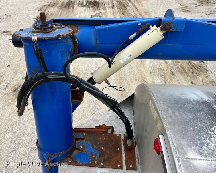 image for item LD9924 2006 Warren AT-36-SER9 feed delivery trailer