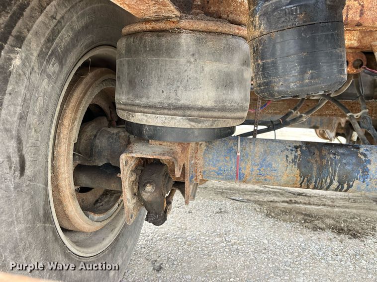 image for item LD9924 2006 Warren AT-36-SER9 feed delivery trailer