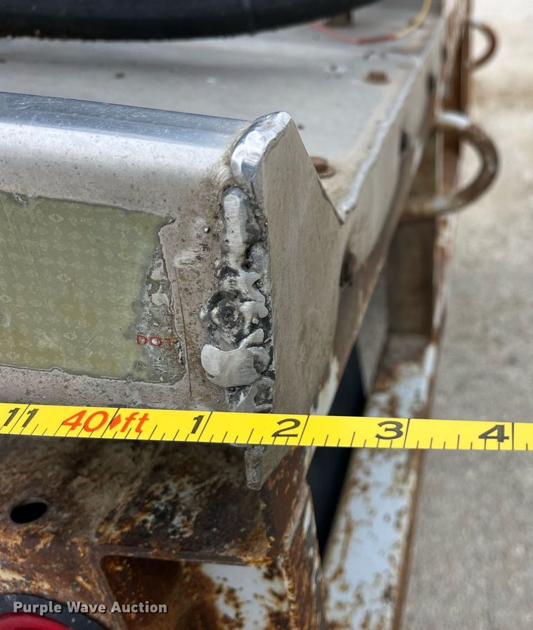 image for item LD9924 2006 Warren AT-36-SER9 feed delivery trailer