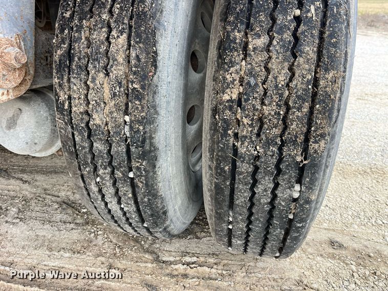 image for item LD9924 2006 Warren AT-36-SER9 feed delivery trailer