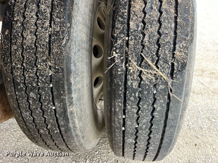 image for item LD9924 2006 Warren AT-36-SER9 feed delivery trailer