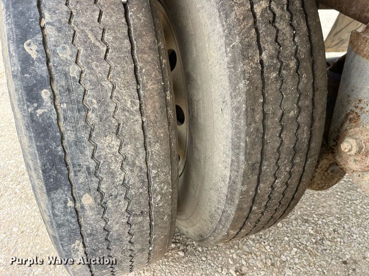 image for item LD9924 2006 Warren AT-36-SER9 feed delivery trailer