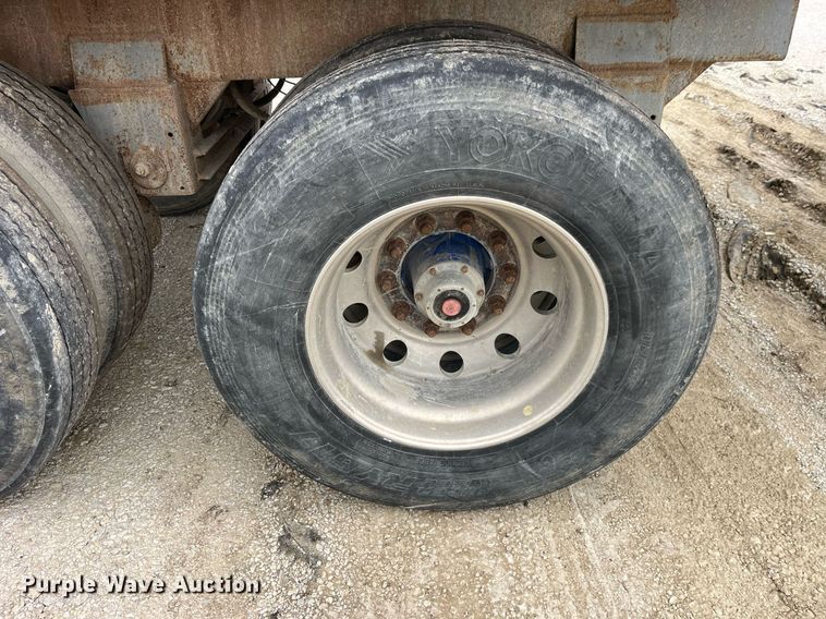 image for item LD9924 2006 Warren AT-36-SER9 feed delivery trailer