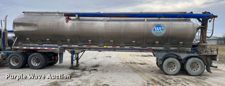 image for item LD9925 2011 Hensley  ATLW-36-32-8 feed delivery trailer