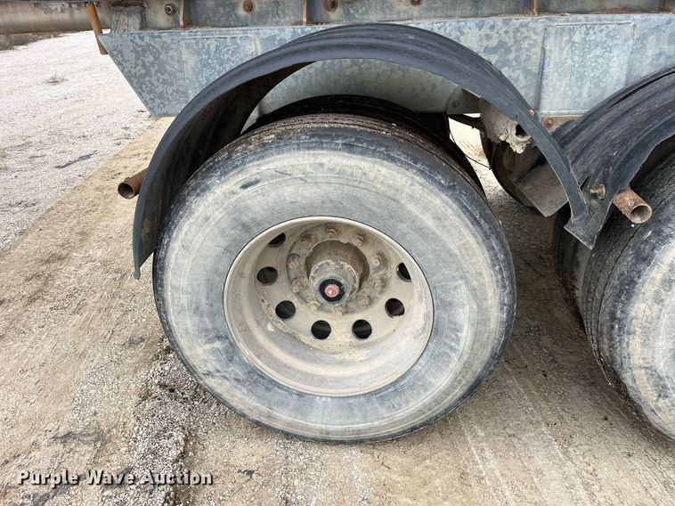 image for item LD9925 2011 Hensley  ATLW-36-32-8 feed delivery trailer